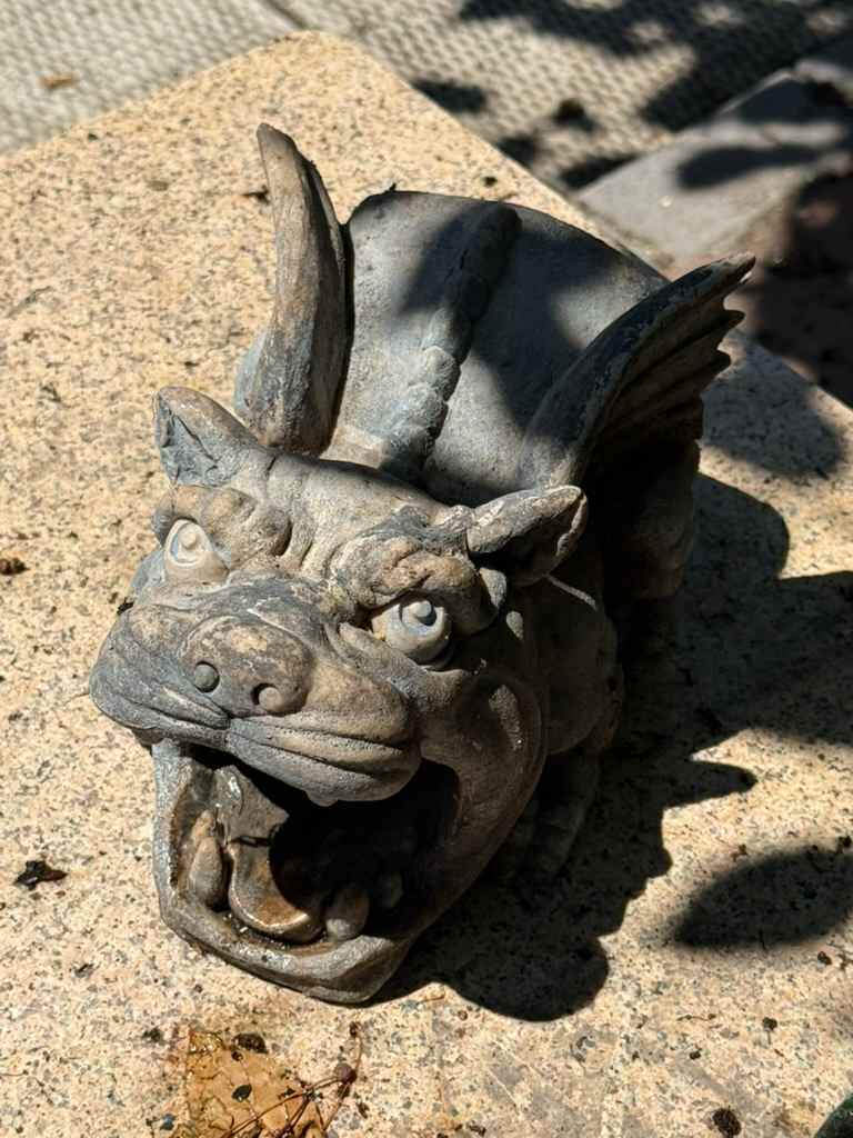 garden gargoyle, Image 1.