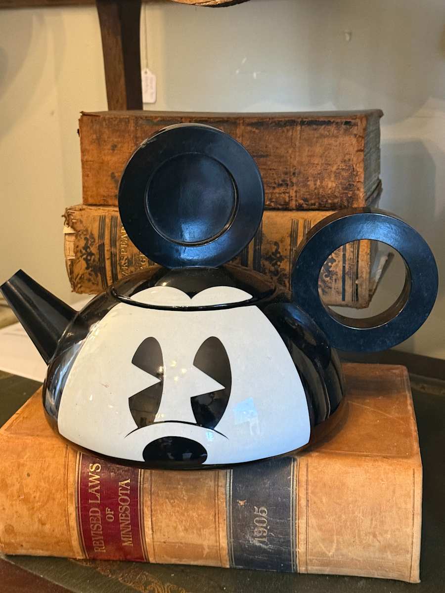 Mickey Mouse teapot, Image 1.