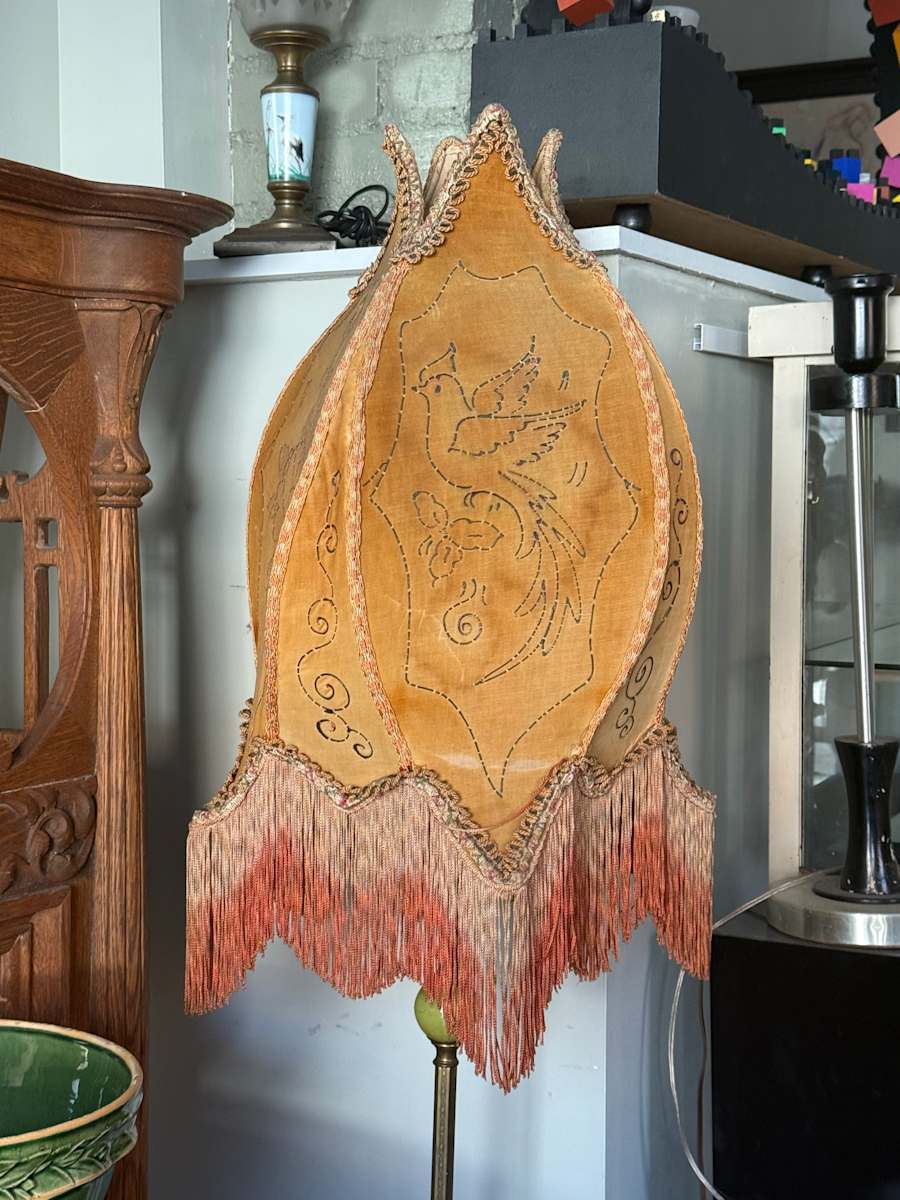 Art Deco floor lamp with original shade, Image 1.
