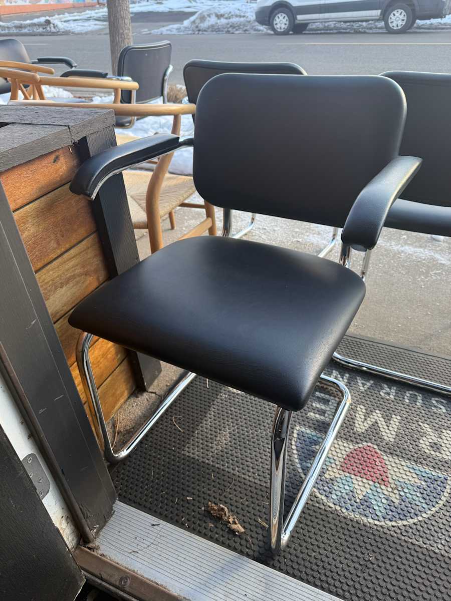 Knoll Cesca chair Model 50A, Image 2.