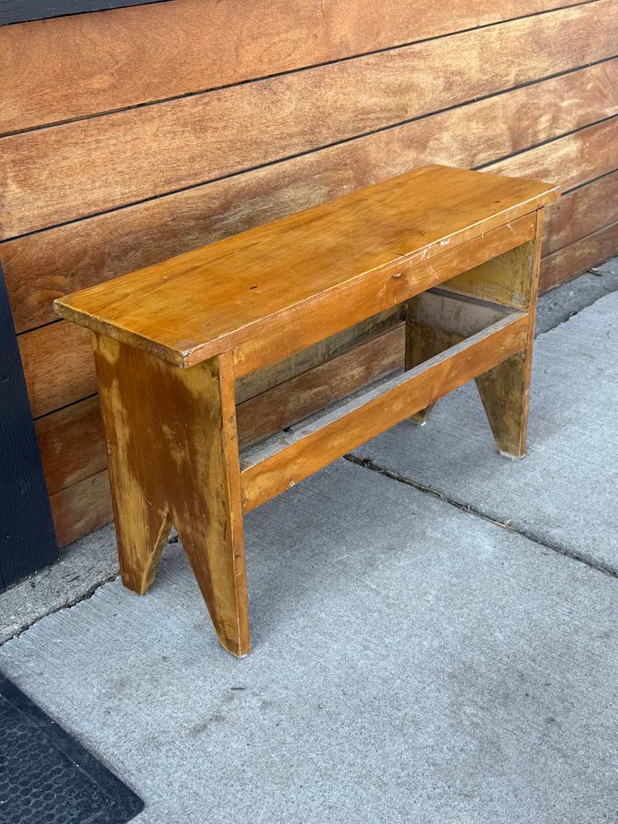 Primitive bench, Image 2.