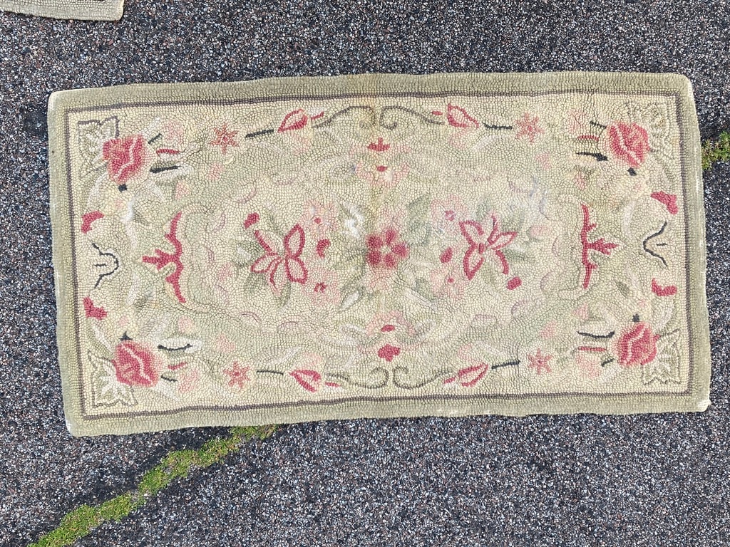 Hooked rug 