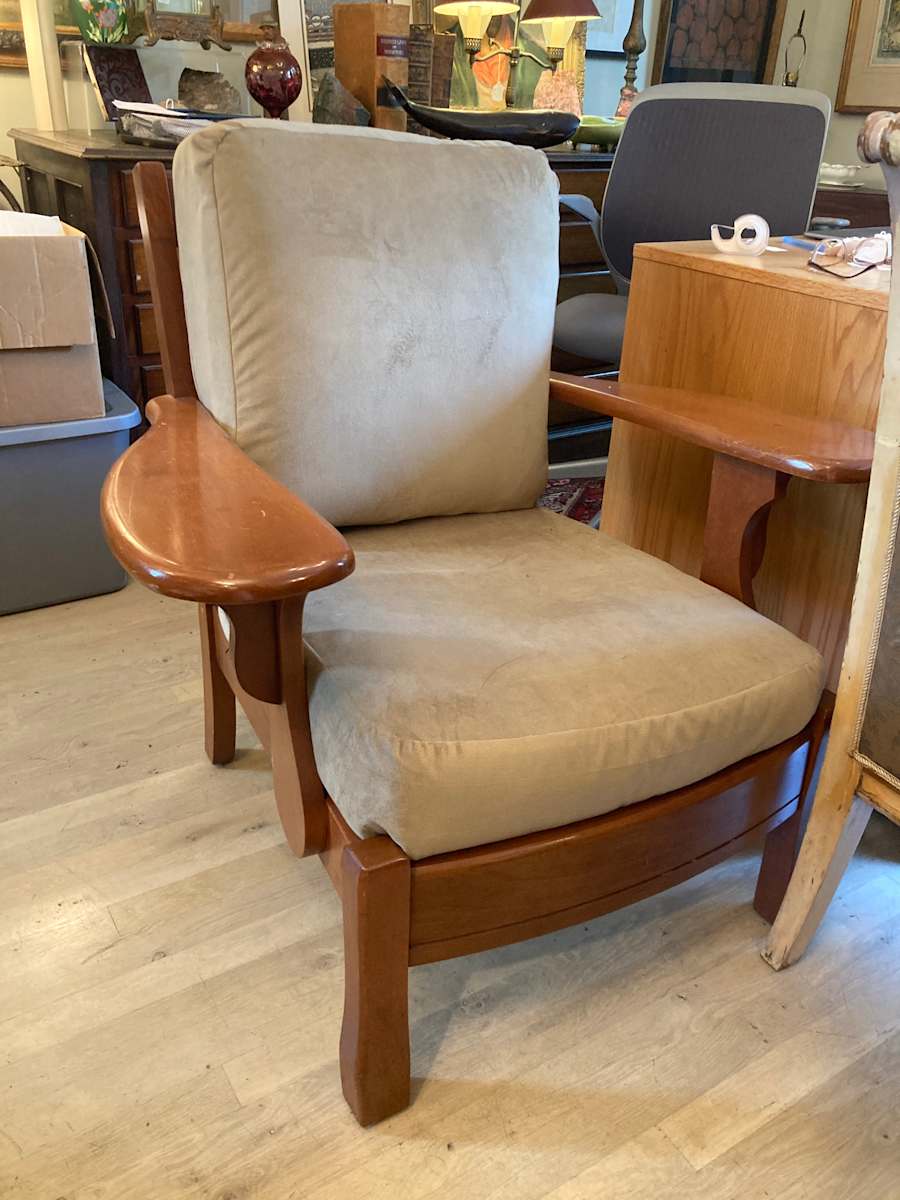 Hard Rock maple paddle arm lounge chair 