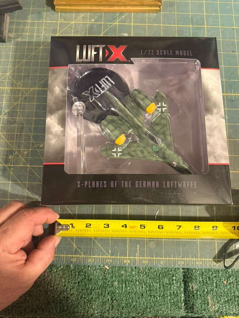 Die cast airplane, Image 1.