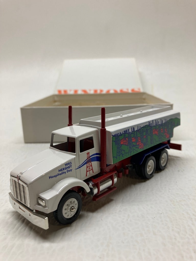 Winross die cast hershey semi tanker by die cast 