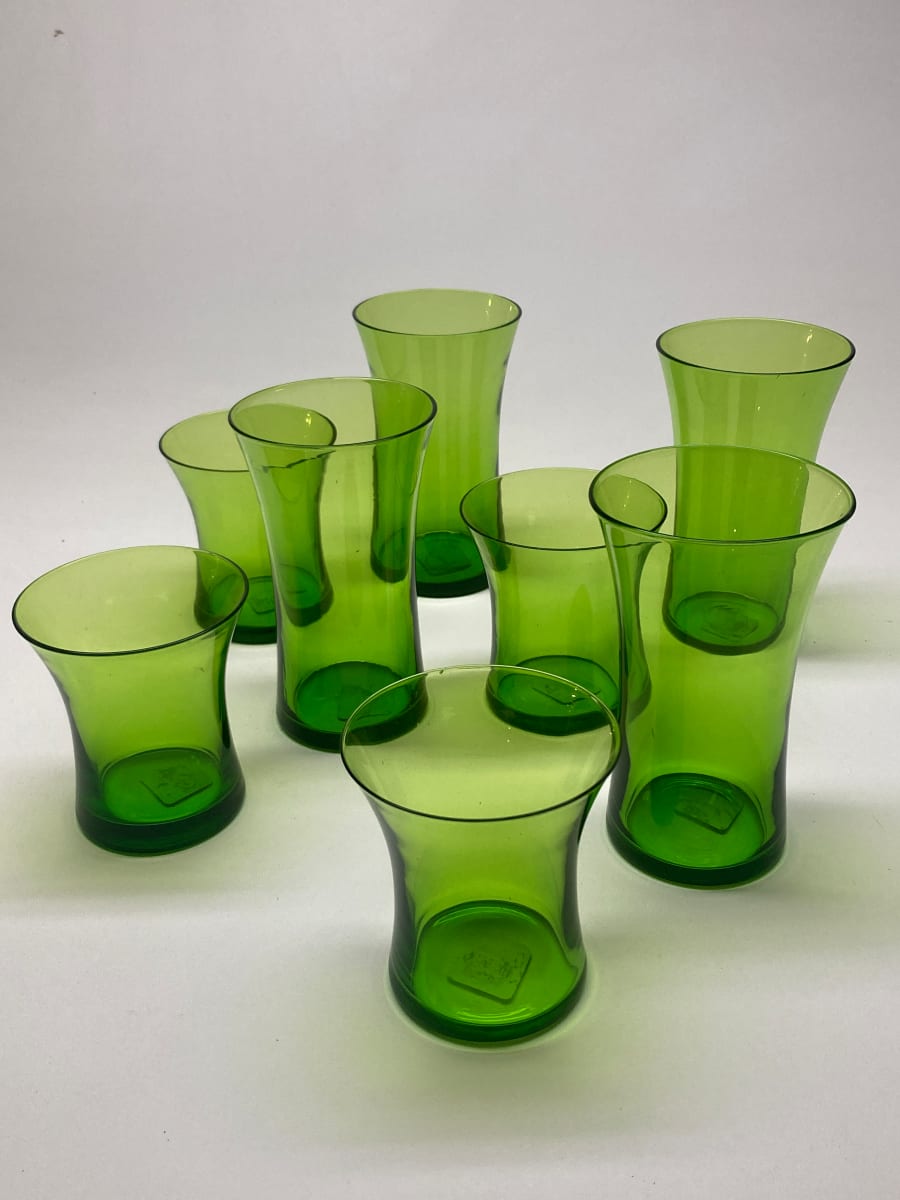 Set of 4 emerald green modern tumblers 