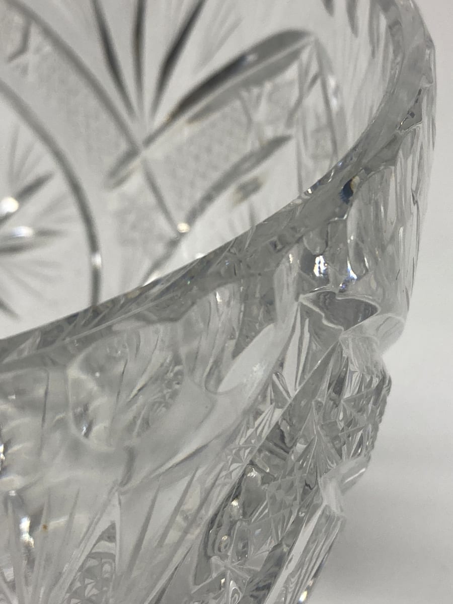 Cut glass bowl, Image 1.