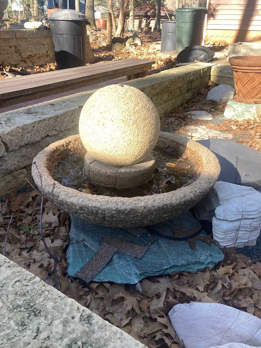 Round ball fountain 