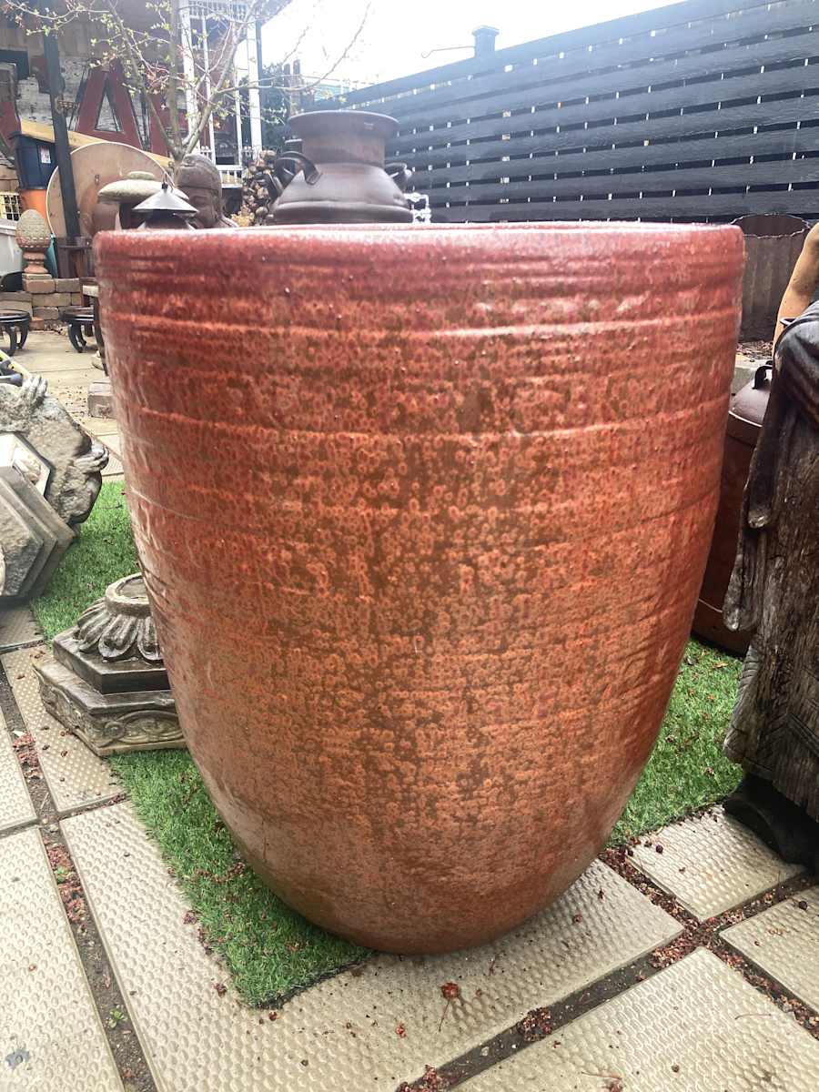 Large ceramic pot 