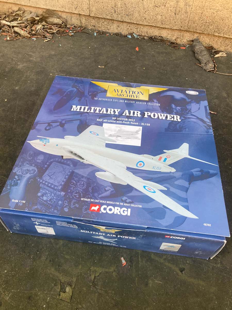 HP-Victor MK2 Corgi die cast airplane, Image 5.