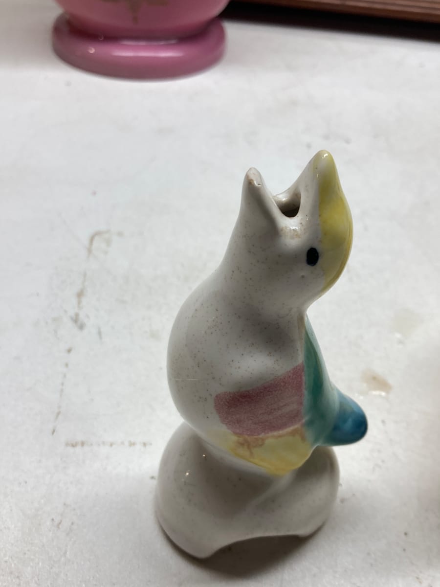 small pottery pie bird 