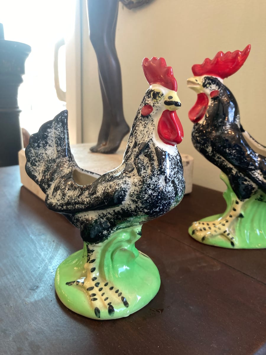 Small pottery rooster, Image 1.