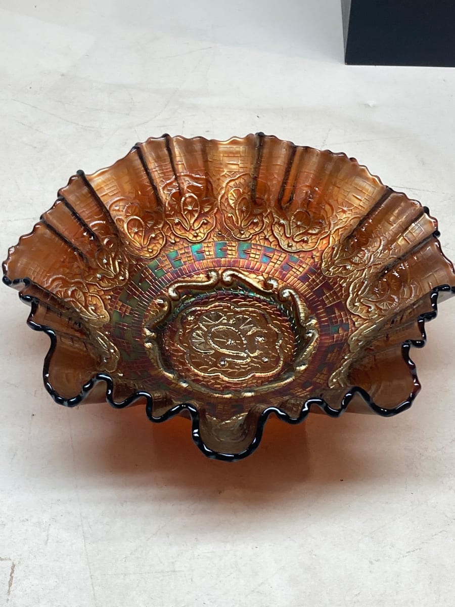 carnival glass rippled bowl 
