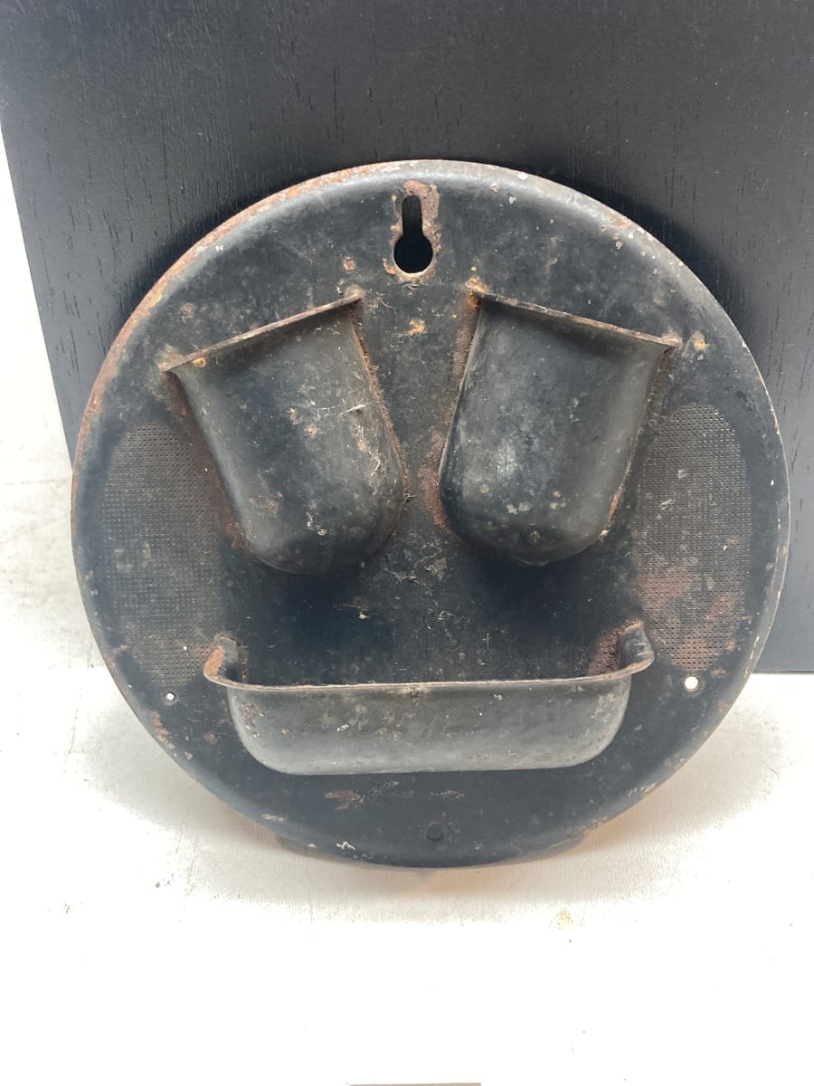 wall mounted metal match holder, Image 2.