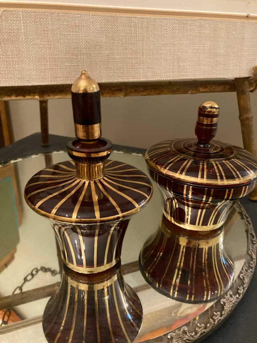 Ruby and gold striped perfume set, Image 2.