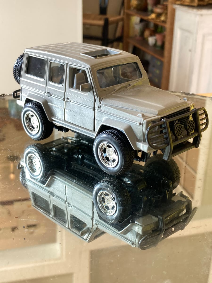 Die cast vintage Mercedes suv, Image 5.