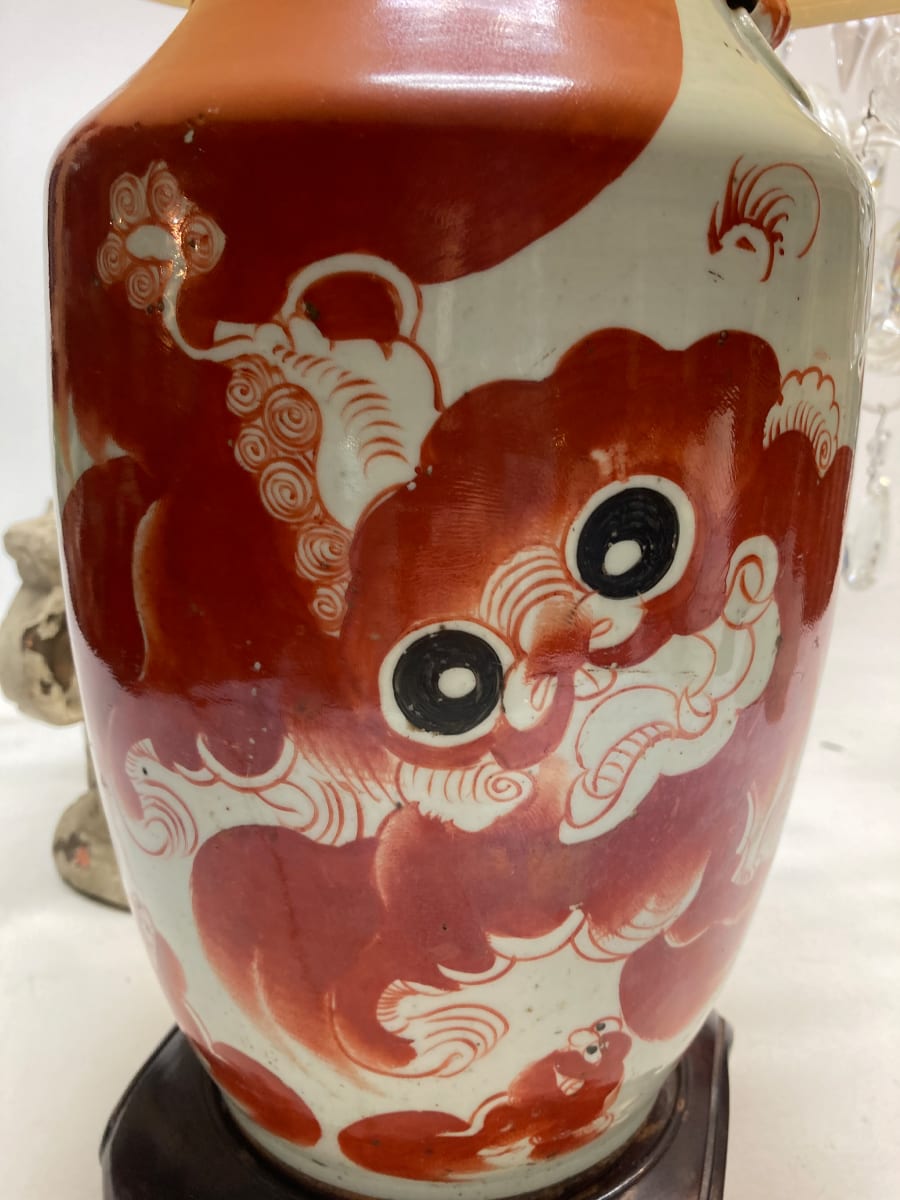 Hand painted asian lamp with orange lion, Image 1.
