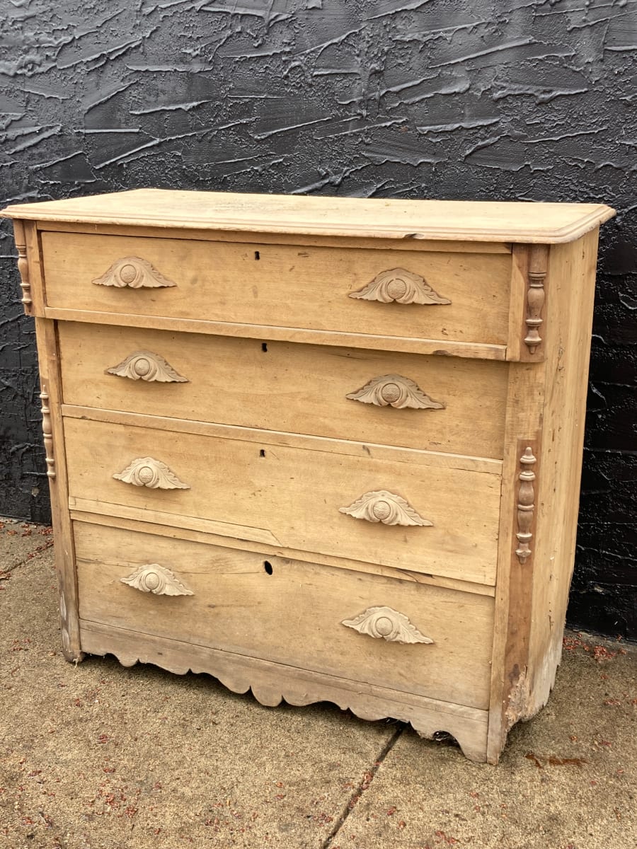 Primitive 4 drawer chest 