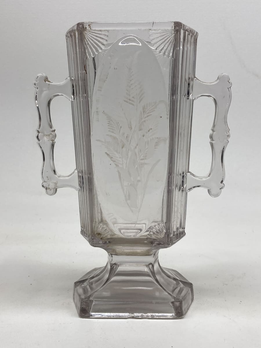 EAPG 2 handled etched vase, Image 5.
