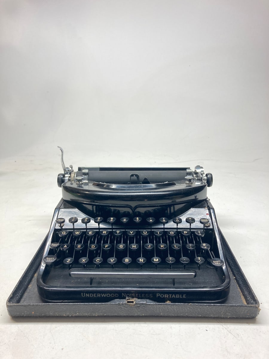 Underwood portable typewriter 