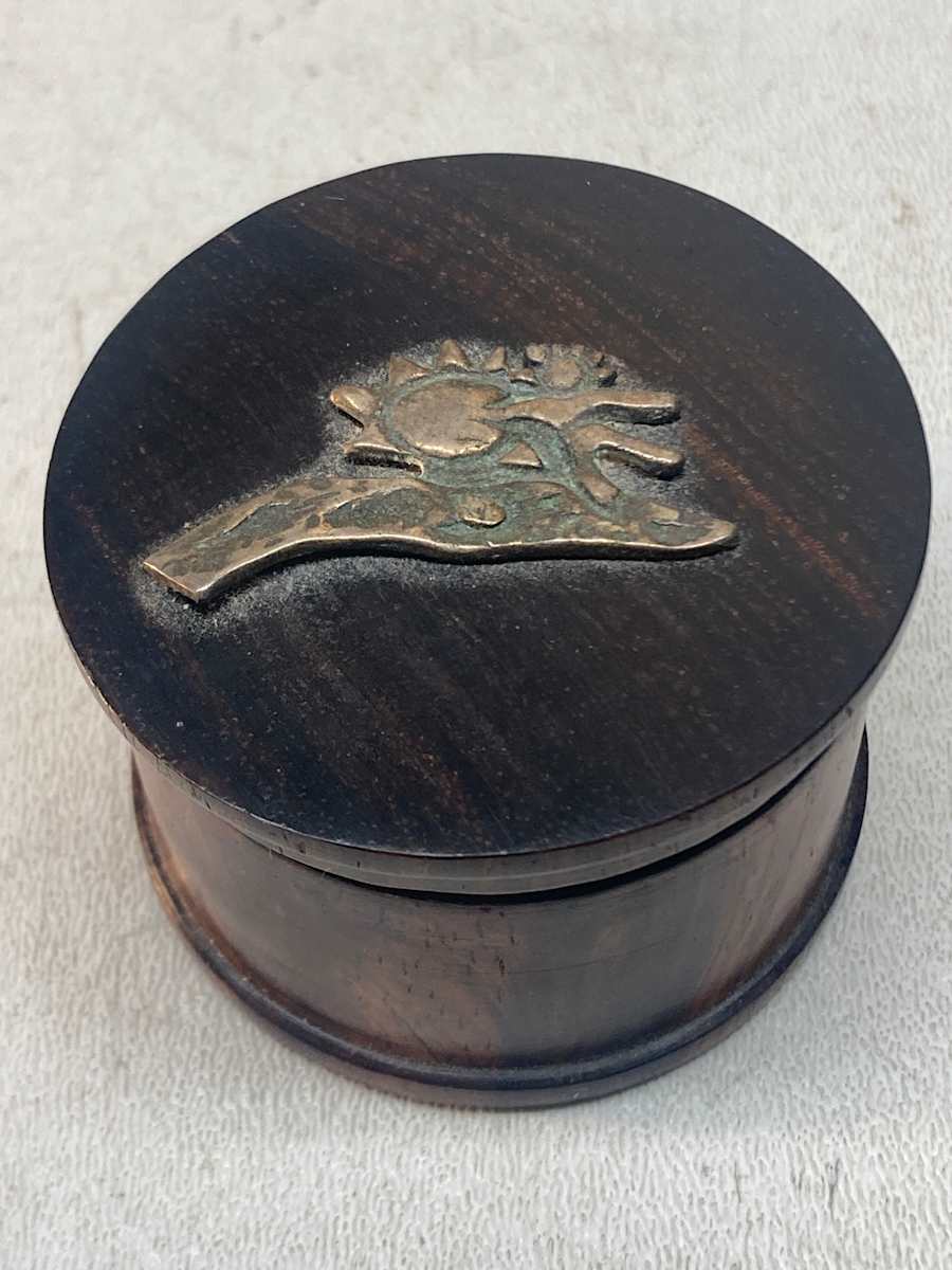 Small wooden ring dish, Image 7.