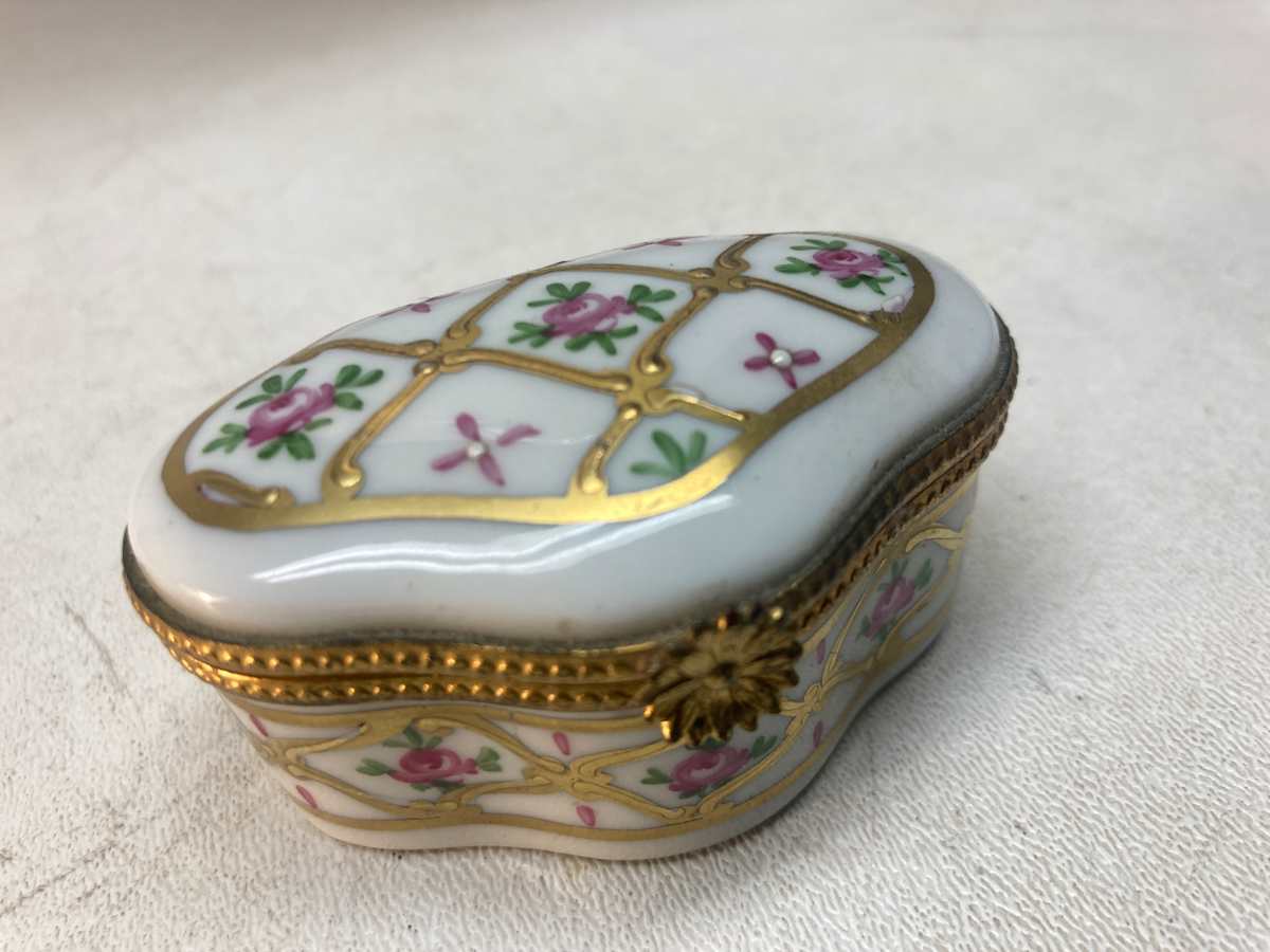 Small porcelain Limoges ring dish 