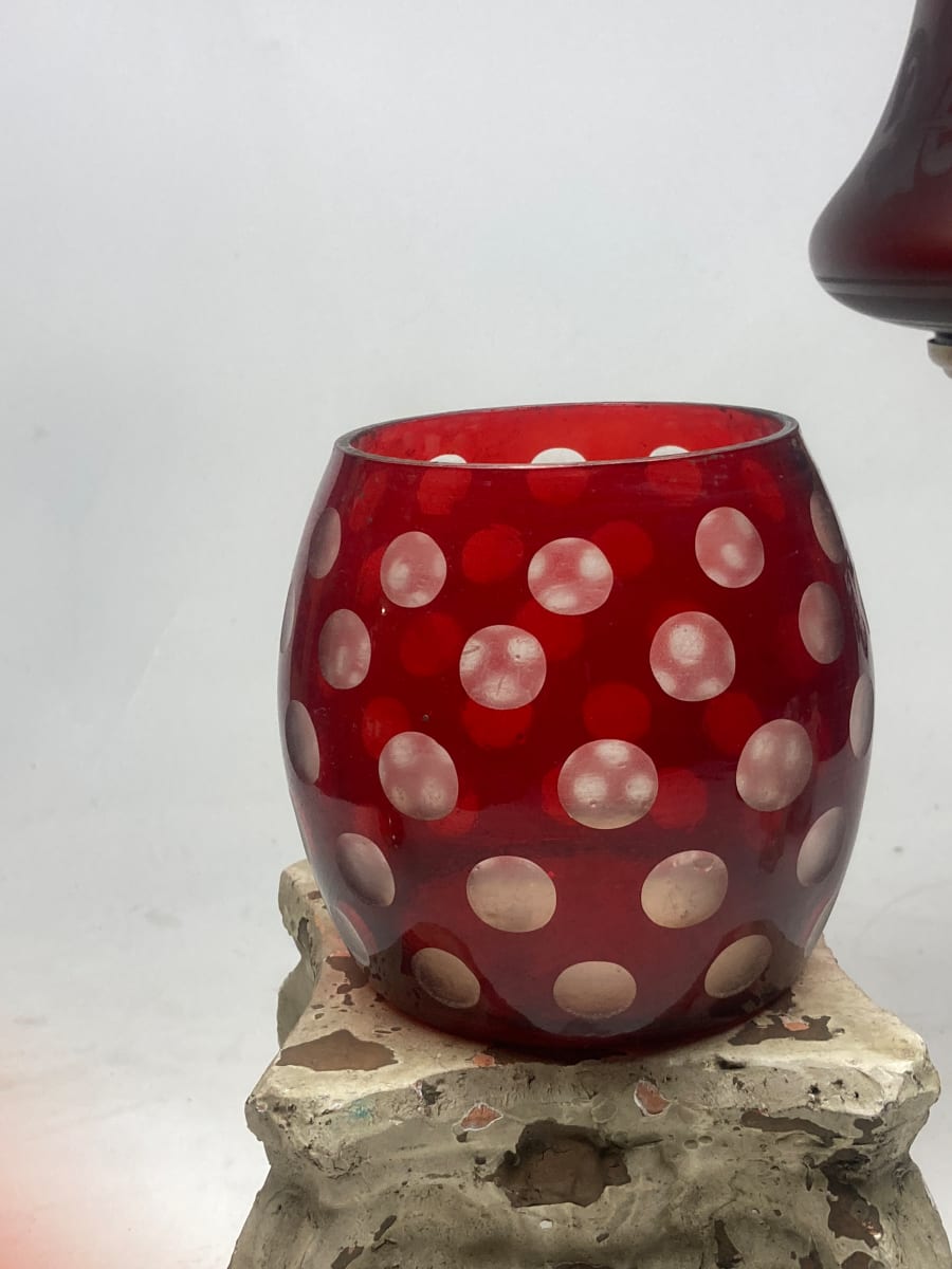 Ruby coin dot vase 