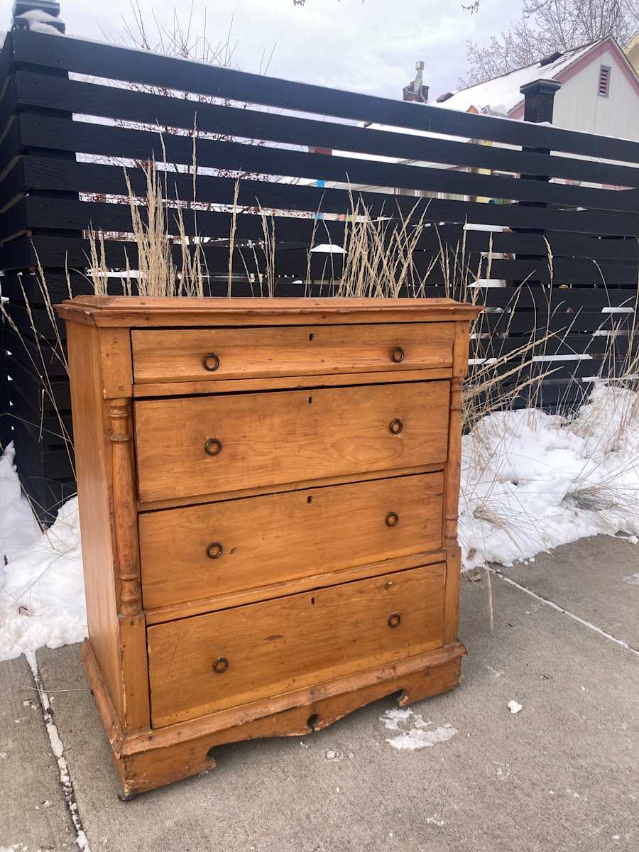 Primitive early American 4 drawer chest 