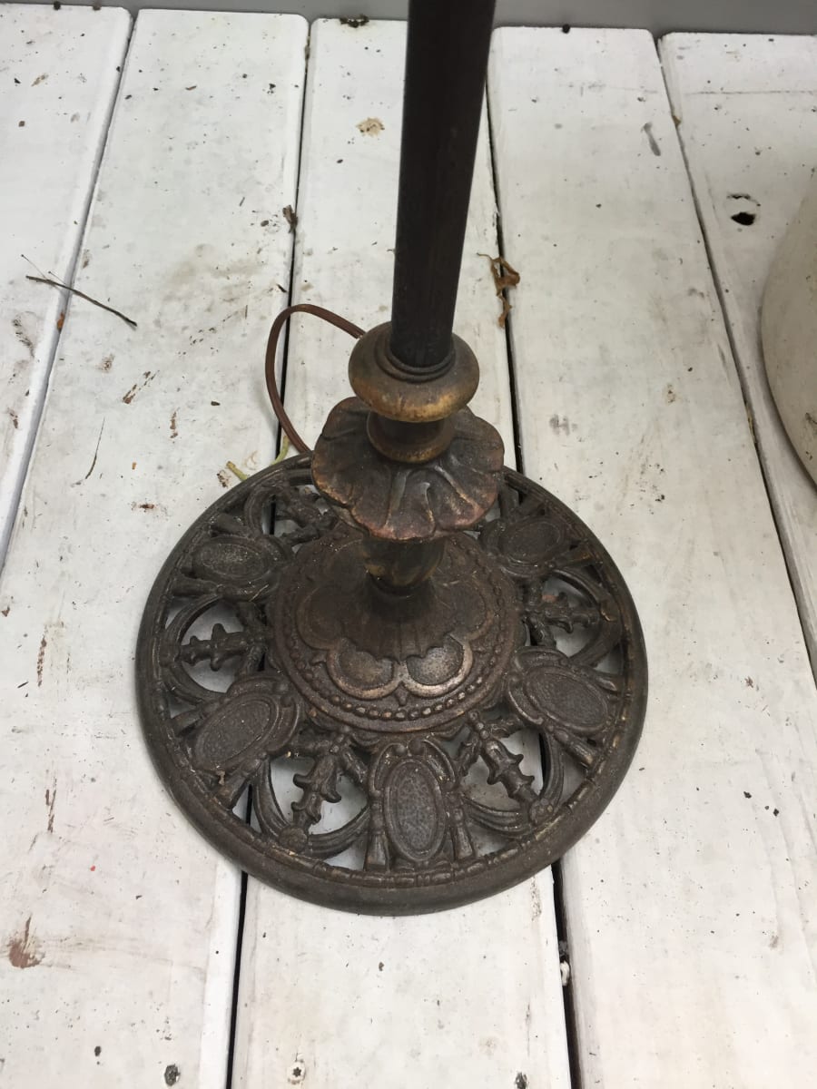 Iron floor lamp 