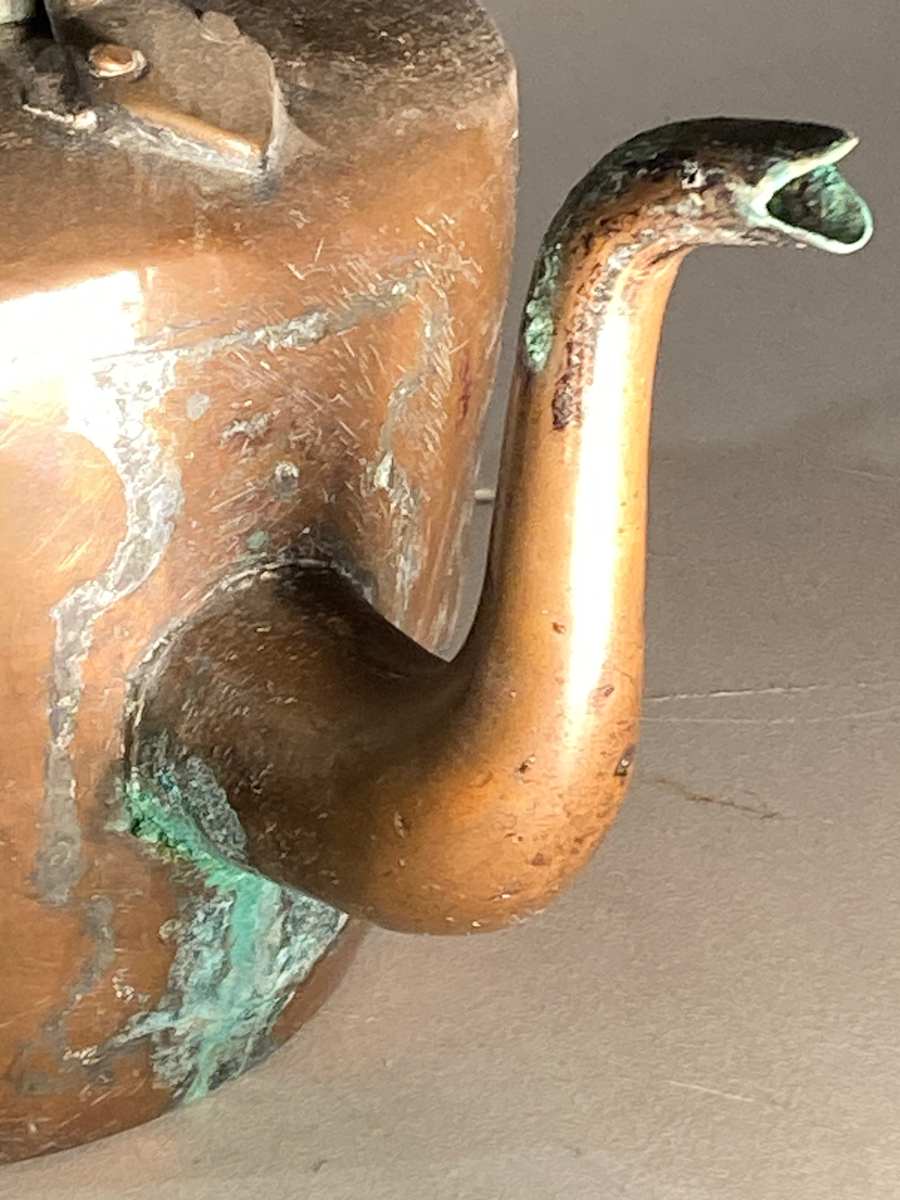Large copper tea kettle, Image 4.
