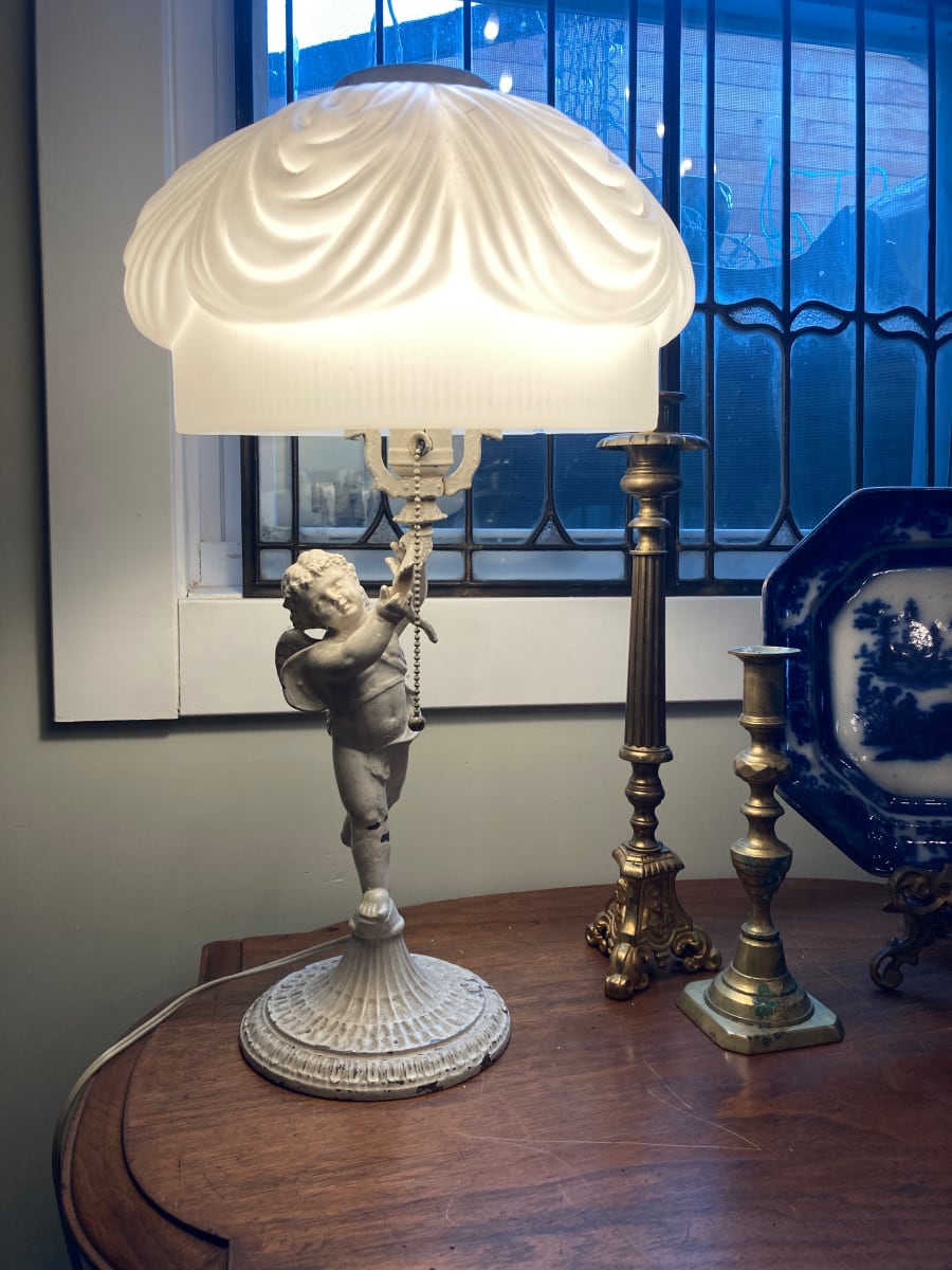 Cherub lamp 