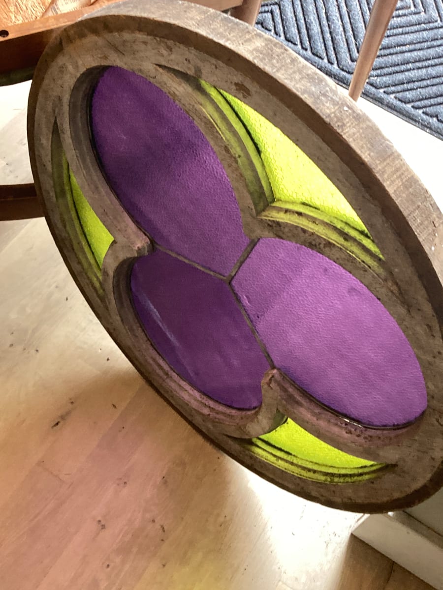 Circular stained glass window, Image 1.
