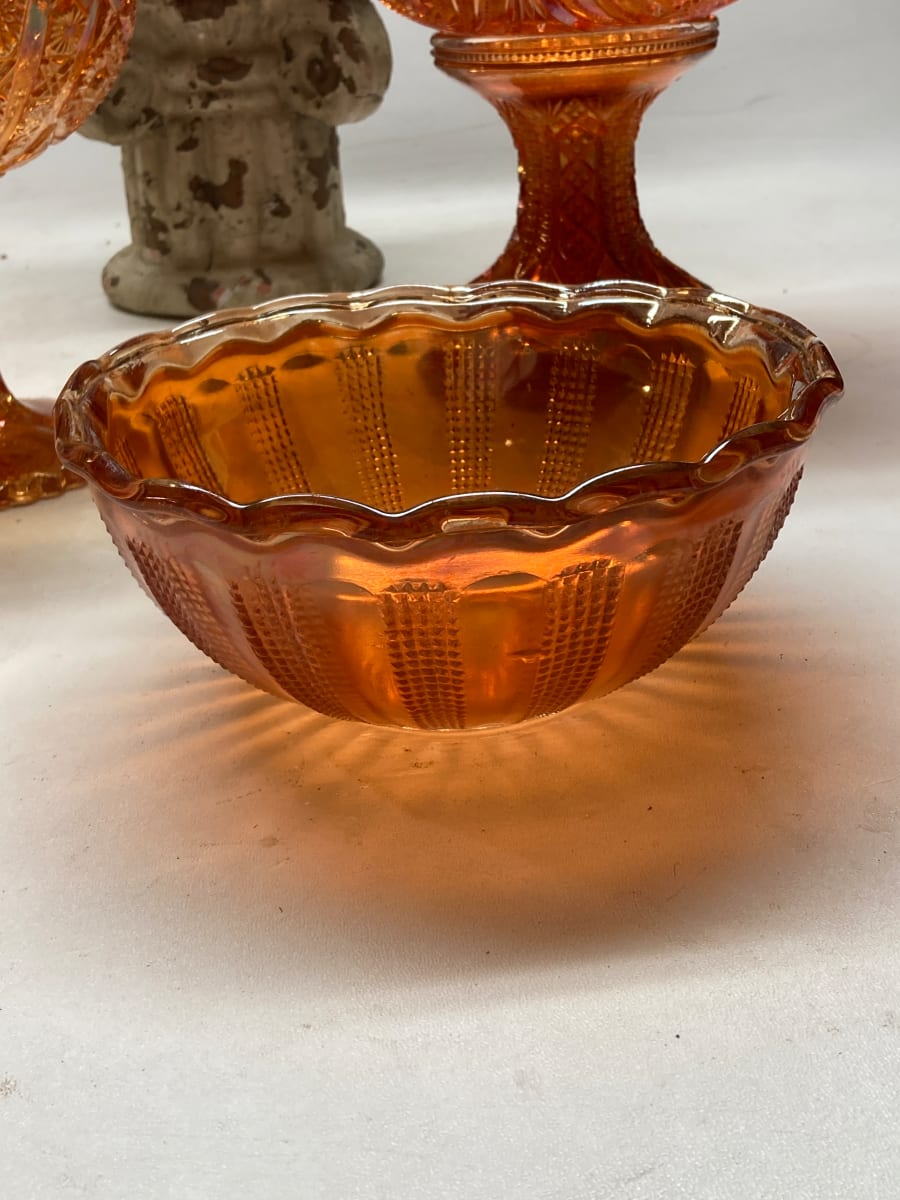 Carnival glass bowl, Image 2.