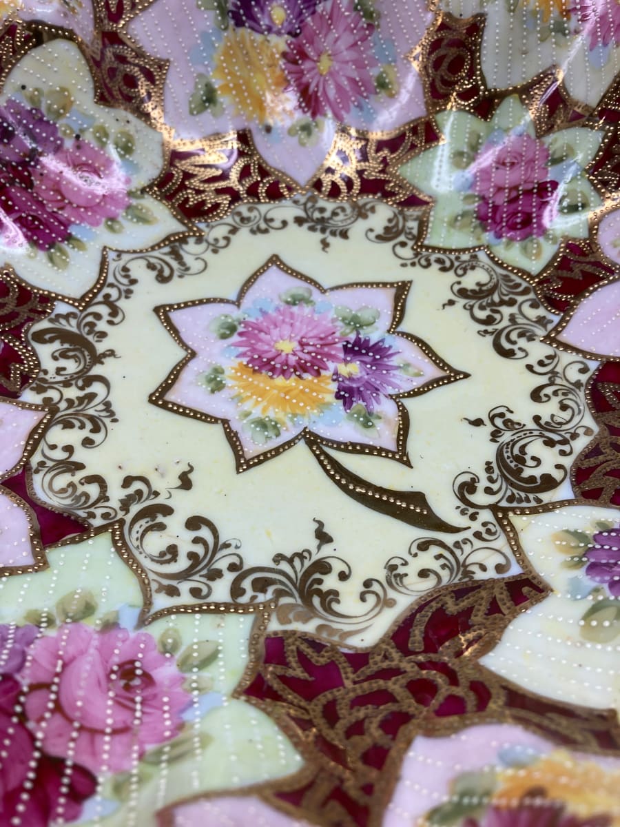 Hand decorated serving bowl, Image 2.