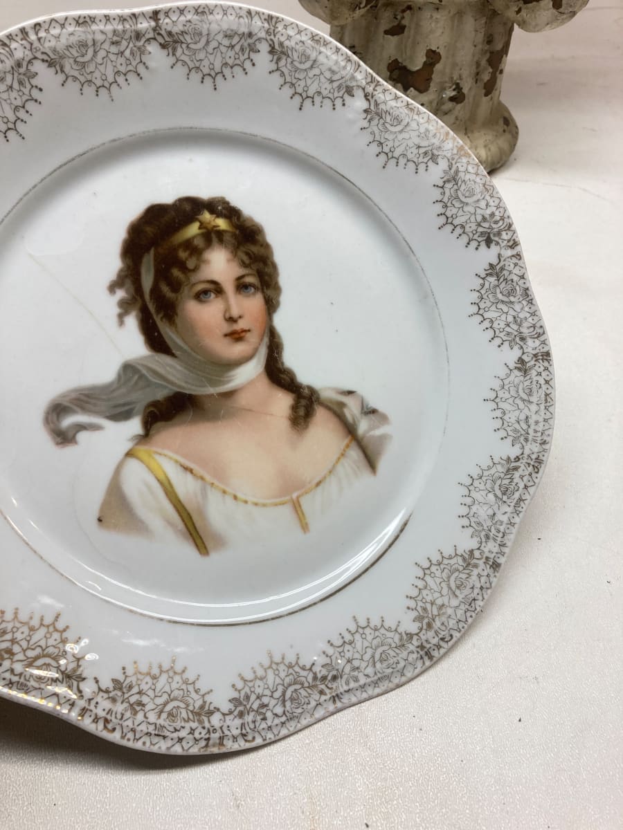 Victorian porcelain lady plate, Image 3.