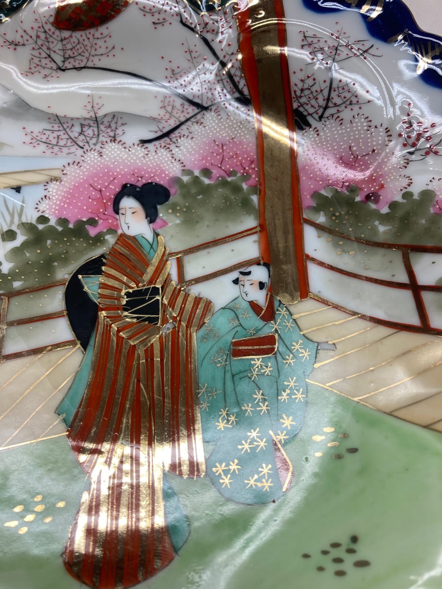 Hand decorated satsuma plate, Image 4.