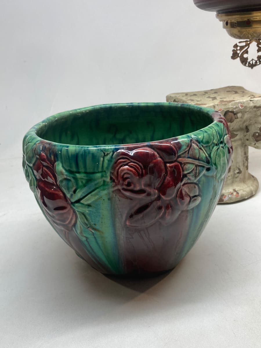 hand decorated majolica jardiniere, Image 5.