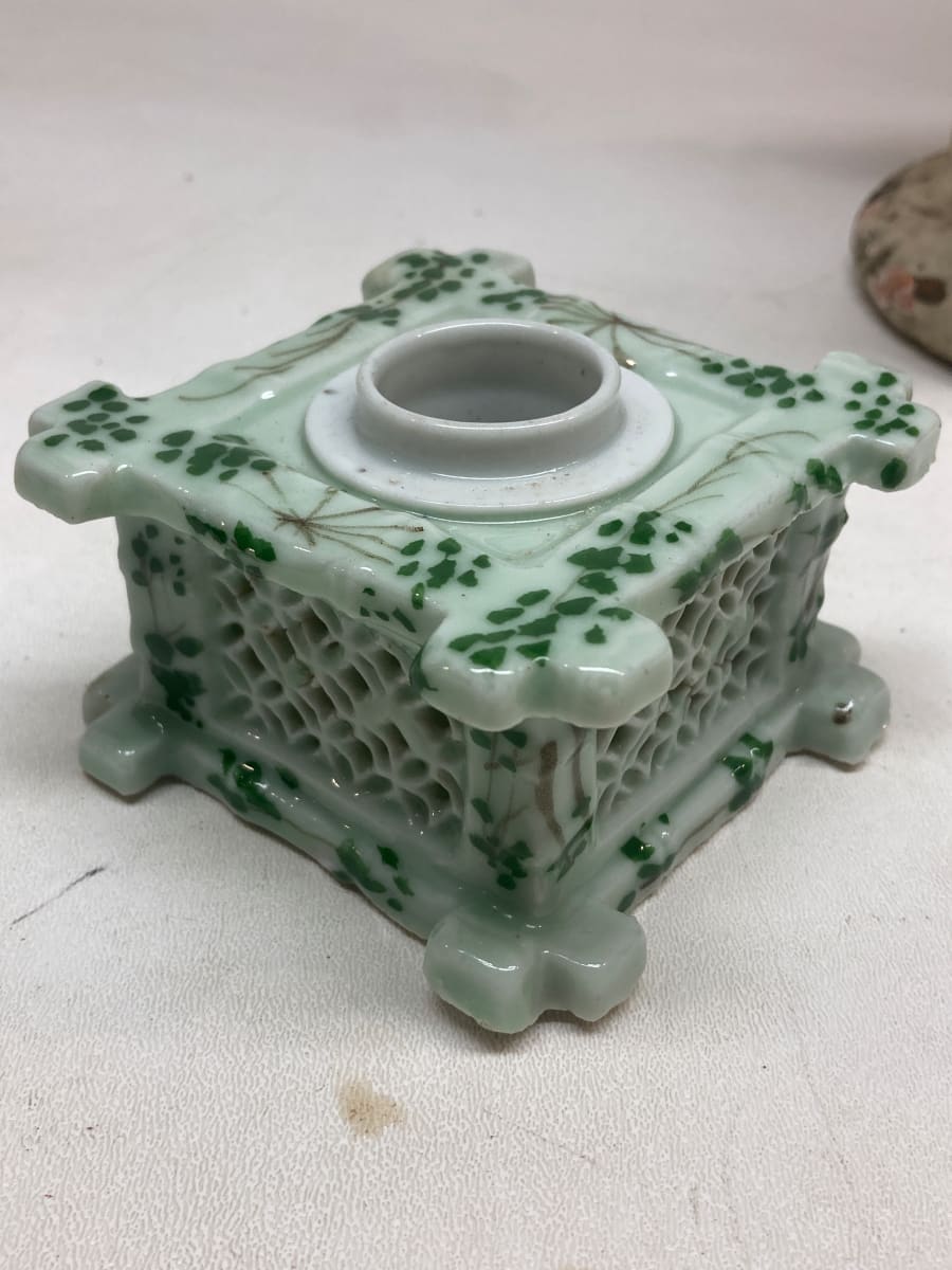 simple porcelain ink well 