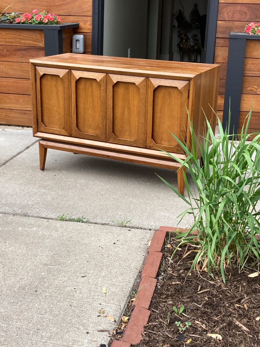 Broyhill credenza 