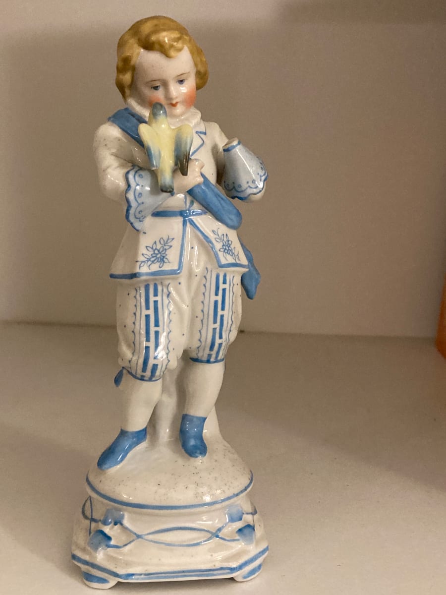 hand painted porcelain possibly Meissen missing hand 