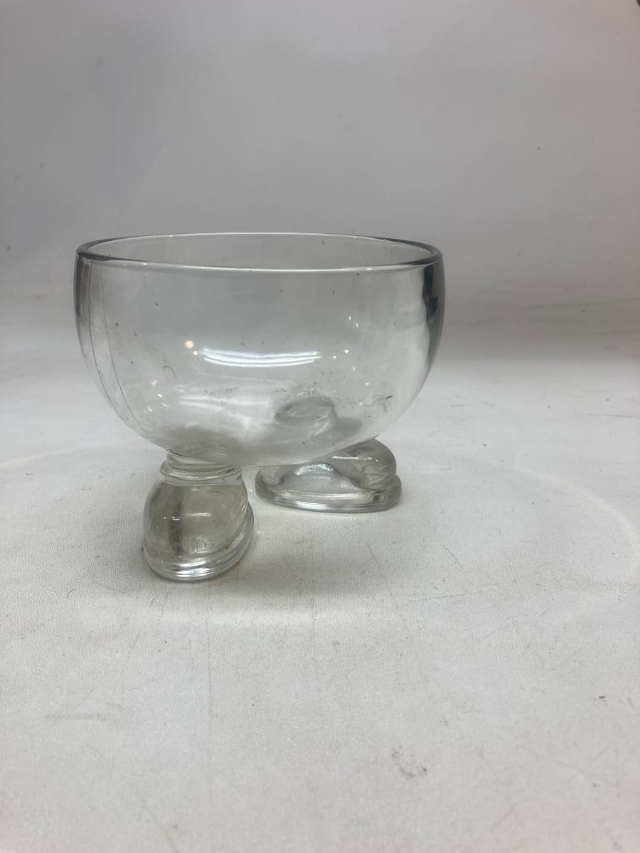 EAPG low clear bowl with shoes, Image 2.