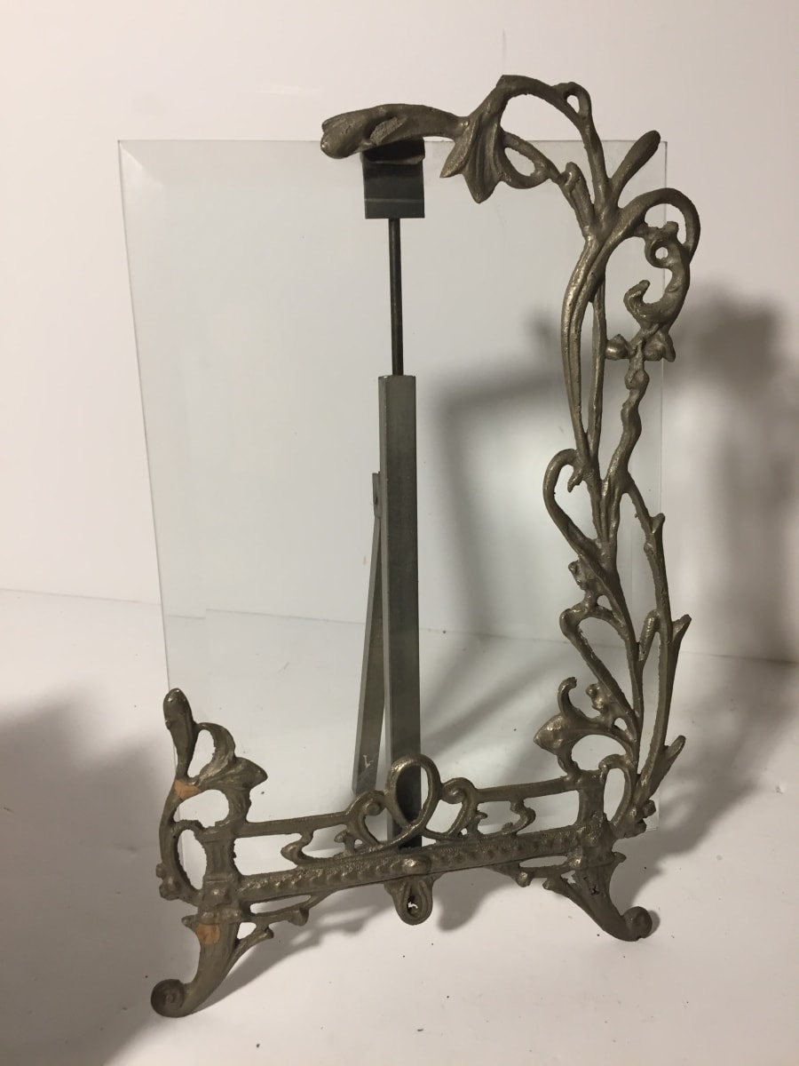 Ornate picture dresser frame, Image 1.