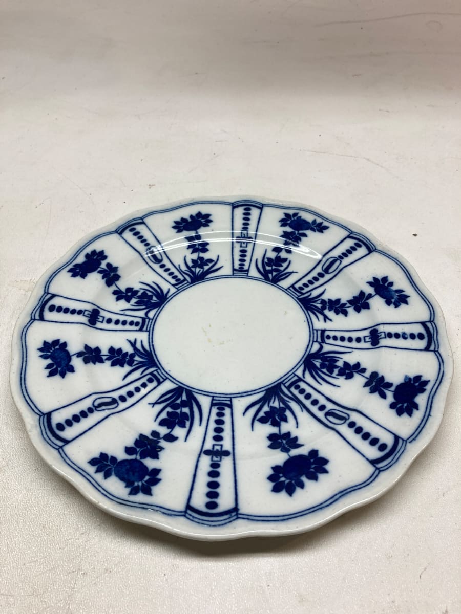 flow blue and white plate 