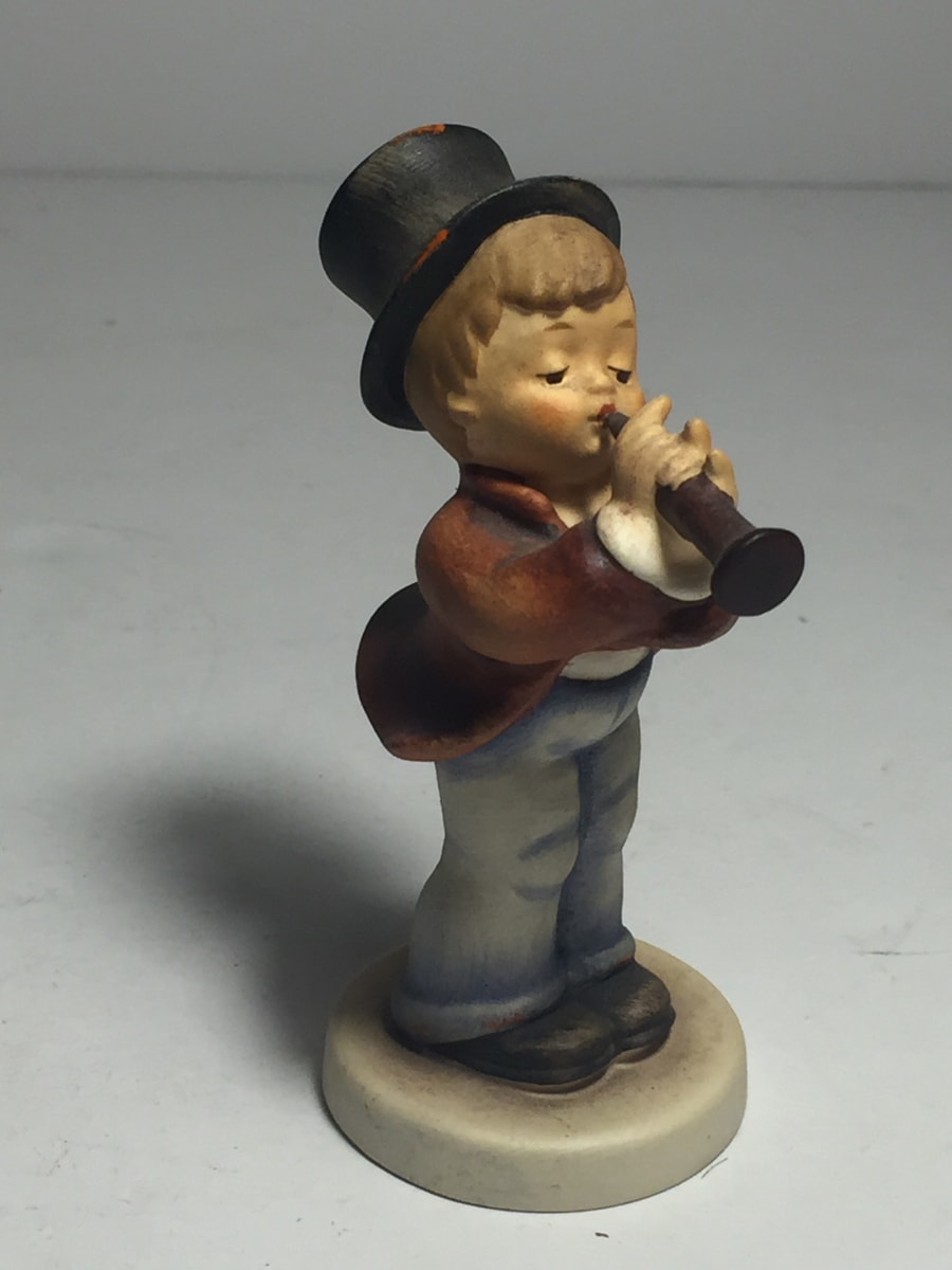 small hummel trumpet playing figure 