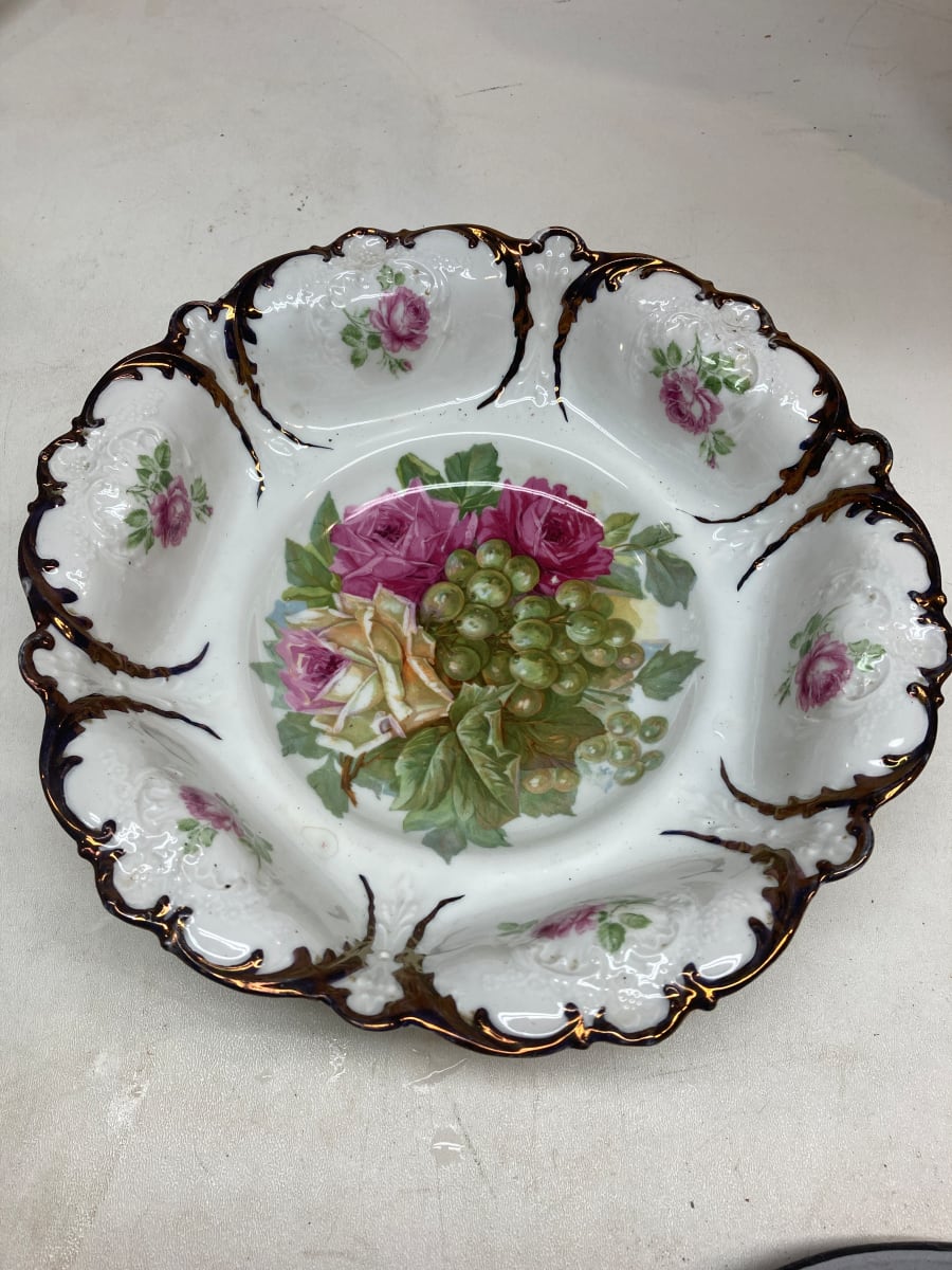 Hand decorated serving bowl with roses 