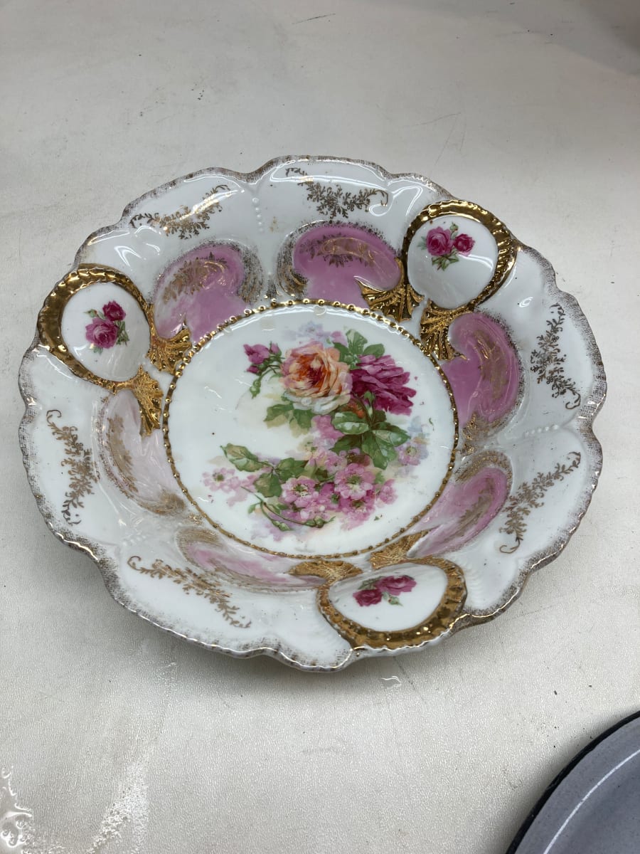 Hand decorated serving bowl with pink flowers, Image 2.