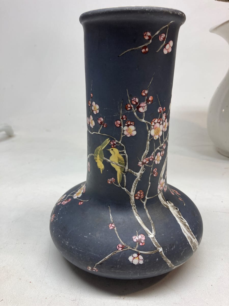 hand painted asian grey vase, Image 2.