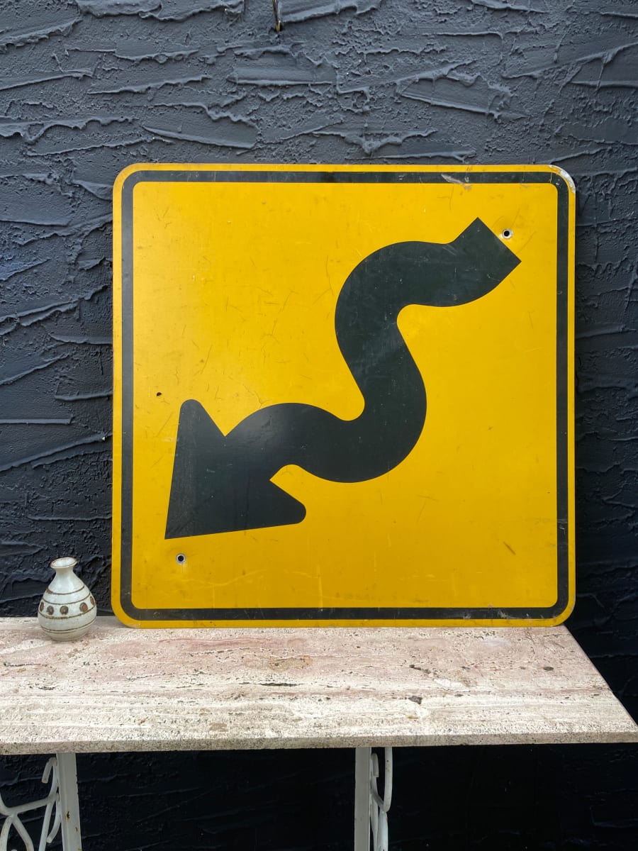 aluminum squiggle arrow street sign 