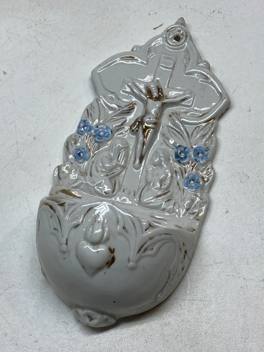 German porcelain wall font, Image 4.