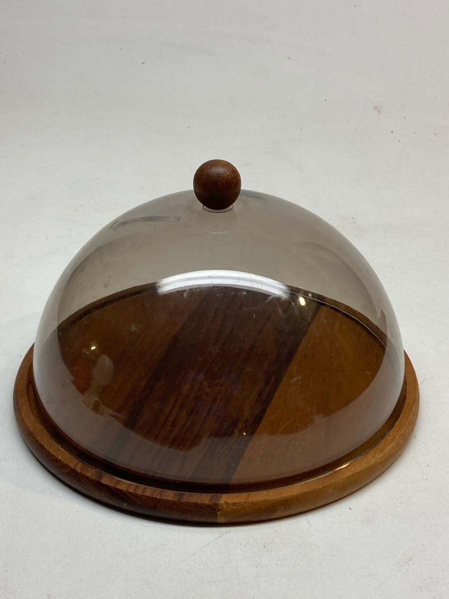 Domed Scandinavian cheese try with teak base, Image 1.